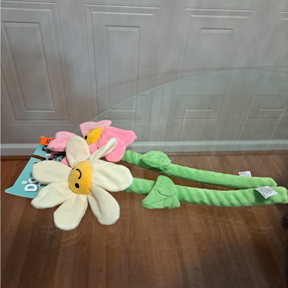 Brand New Multicolor Set Of Flowers  Clinker And Squeaker 16”  Interactive Toy - Picture 5 of 5